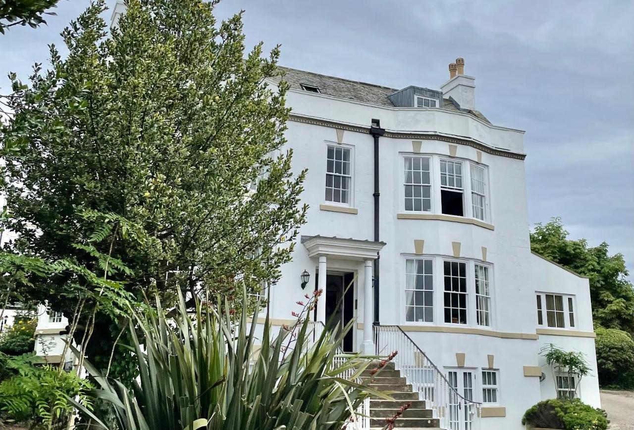 Stunning 2-Bed-2Bath Apt In Whitby With Parking Lägenhet Exteriör bild